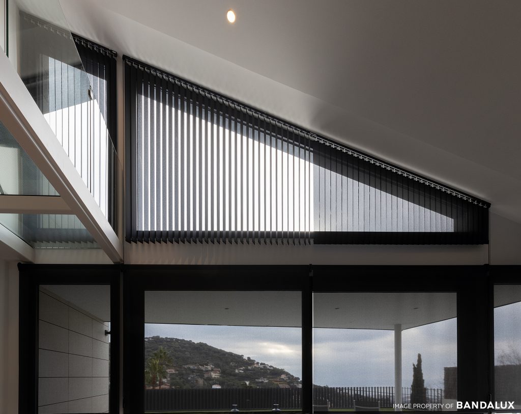 BANDALUX - Store à bandes verticales inclinées